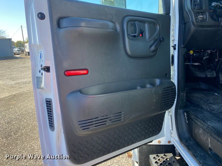 image for item JW9346 2009 Chevrolet C7500  winch truck