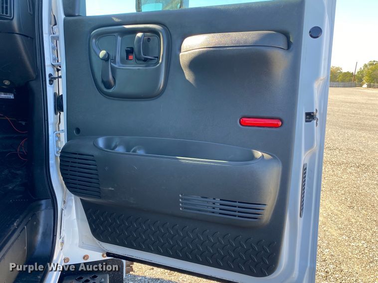 image for item JW9346 2009 Chevrolet C7500  winch truck