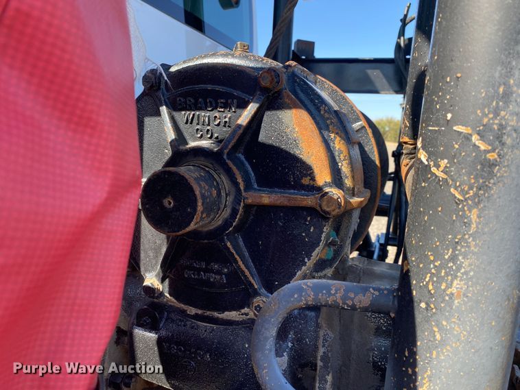 image for item JW9346 2009 Chevrolet C7500  winch truck