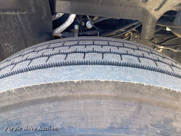 image for item JW9346 2009 Chevrolet C7500  winch truck