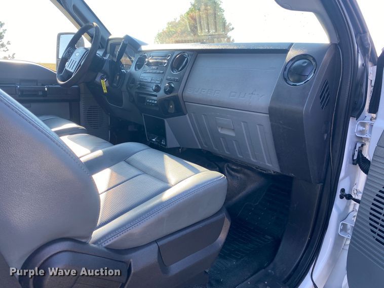 image for item JW9376 2011 Ford F550  utility / service truck