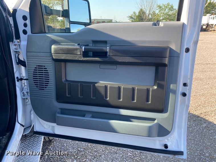 image for item JW9376 2011 Ford F550  utility / service truck