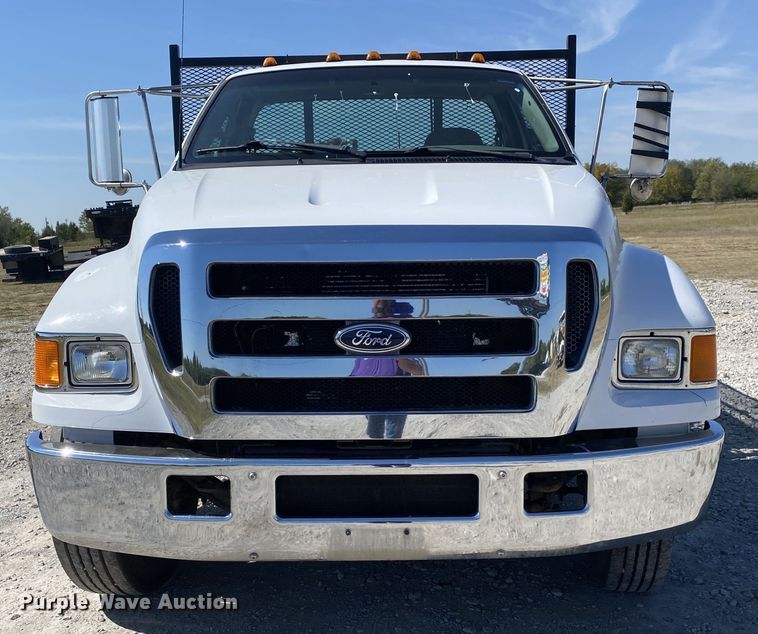 image for item JW9383 2006 Ford F650  flatbed truck