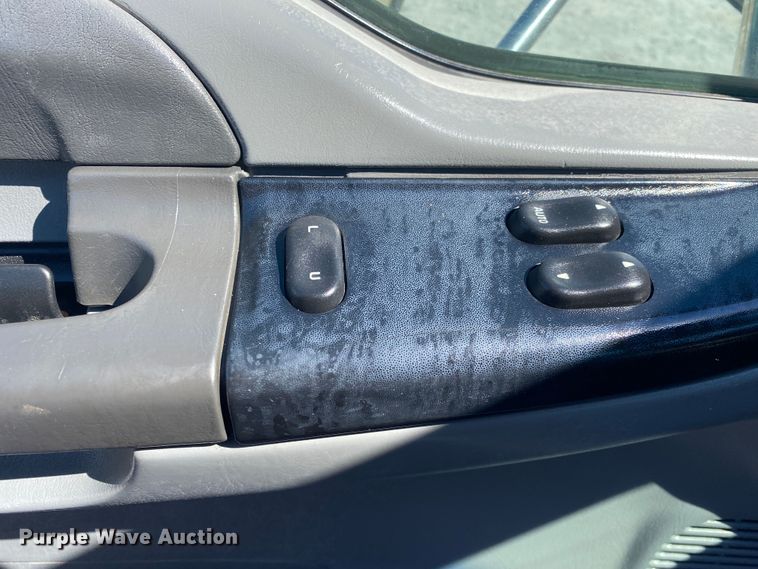 image for item JW9383 2006 Ford F650  flatbed truck