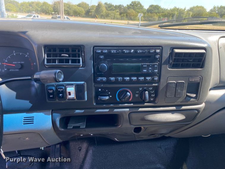 image for item JW9383 2006 Ford F650  flatbed truck