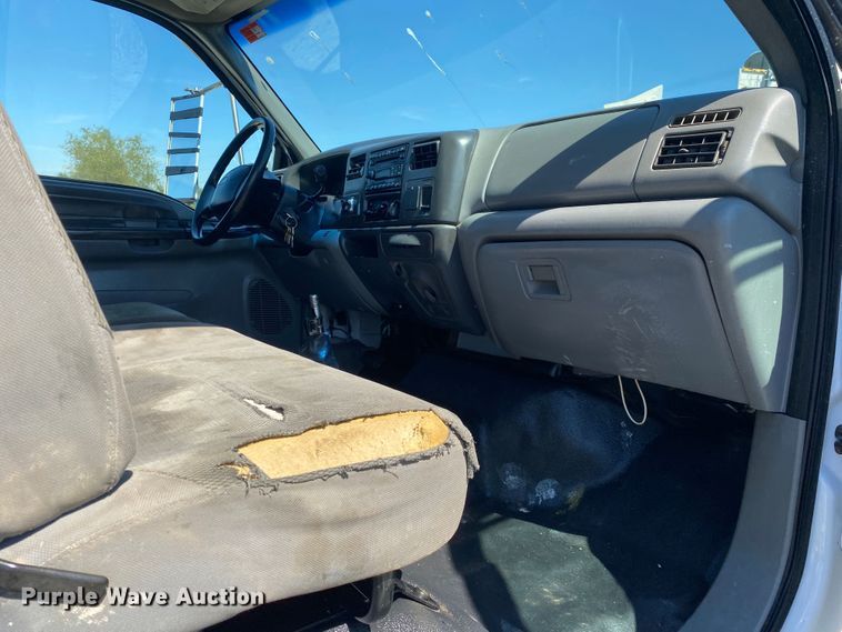 image for item JW9383 2006 Ford F650  flatbed truck