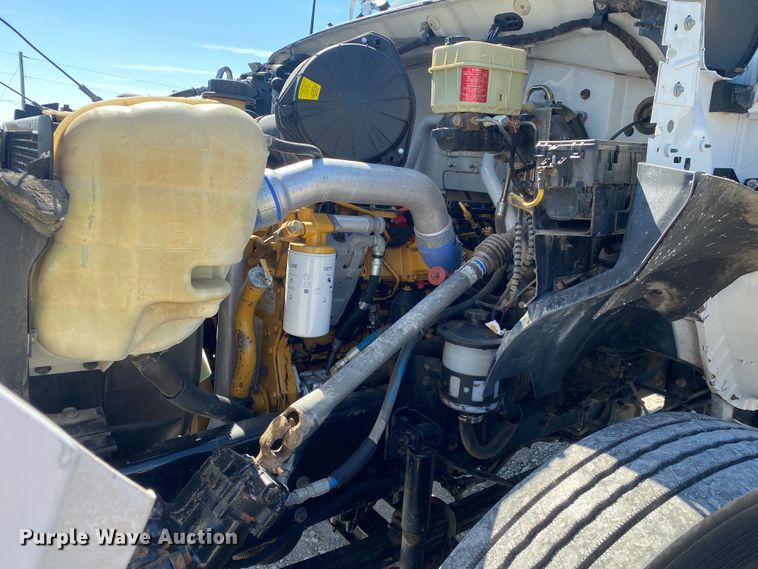 image for item JW9383 2006 Ford F650  flatbed truck