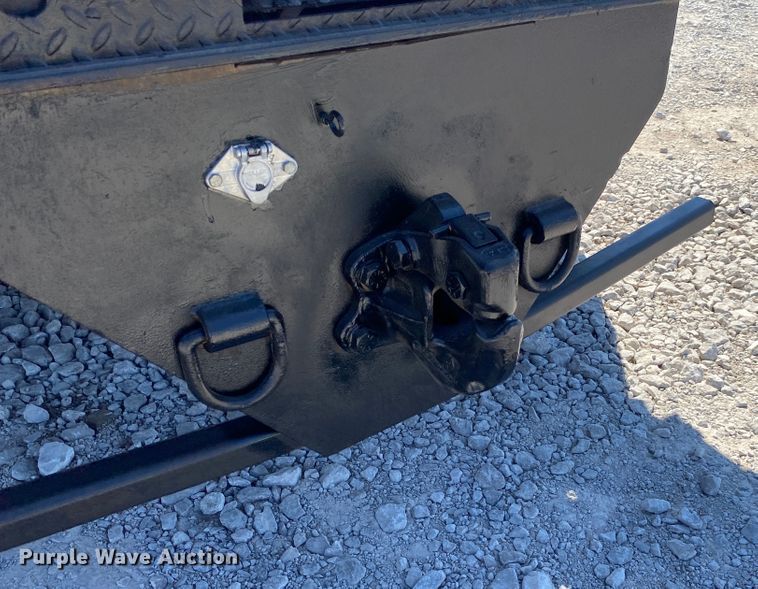 image for item JW9383 2006 Ford F650  flatbed truck