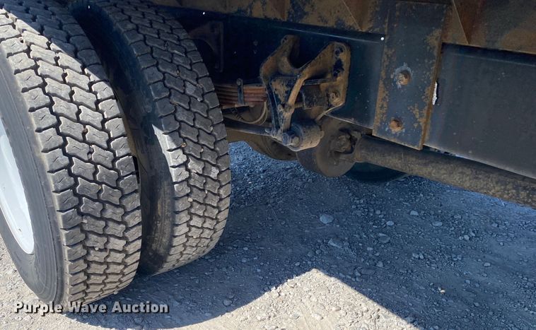 image for item JW9383 2006 Ford F650  flatbed truck