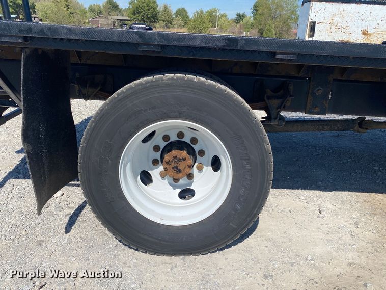image for item JW9383 2006 Ford F650  flatbed truck