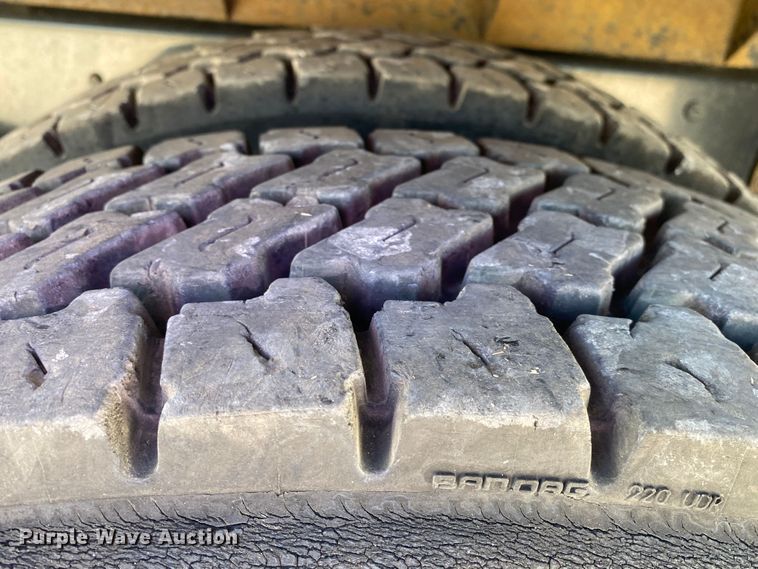 image for item JW9383 2006 Ford F650  flatbed truck