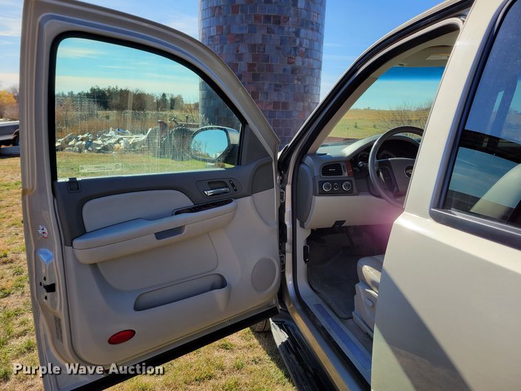 image for item JY9985 2008 Chevrolet Tahoe Hybrid  SUV