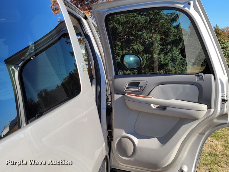 image for item JY9985 2008 Chevrolet Tahoe Hybrid  SUV