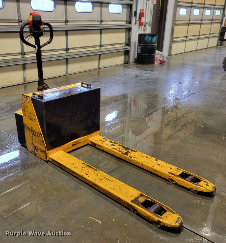 image for item JY9989 2010  pallet jack
