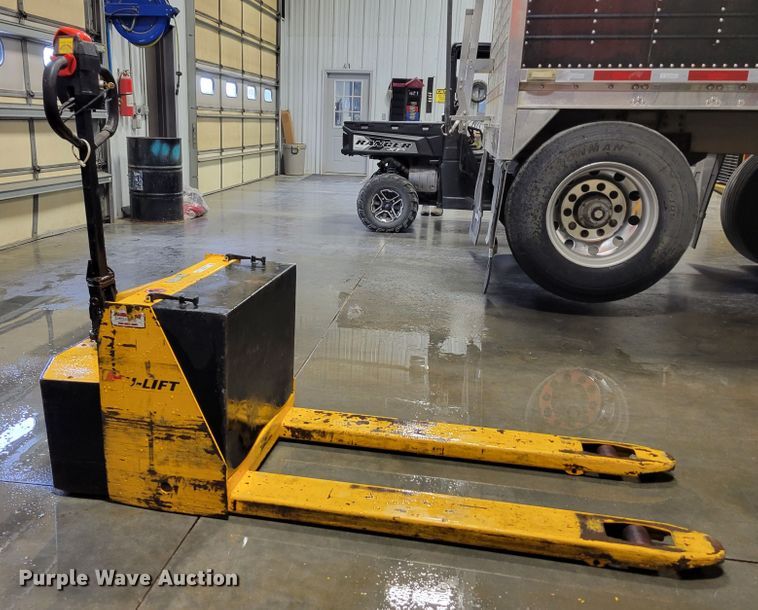 image for item JY9989 2010  pallet jack