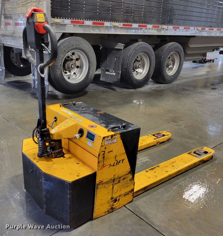 image for item JY9989 2010  pallet jack