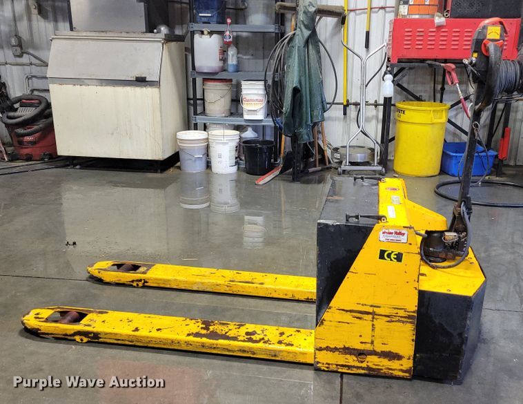 image for item JY9989 2010  pallet jack