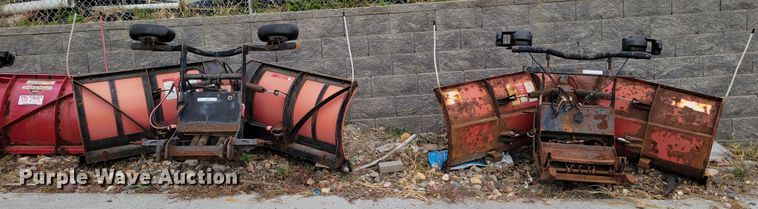 image for item JY9992 (2) Boss 90"W snow plows