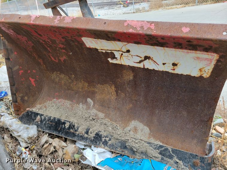 image for item JY9992 (2) Boss 90"W snow plows