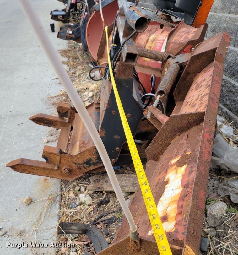 image for item JY9992 (2) Boss 90"W snow plows