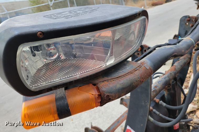 image for item JY9992 (2) Boss 90"W snow plows