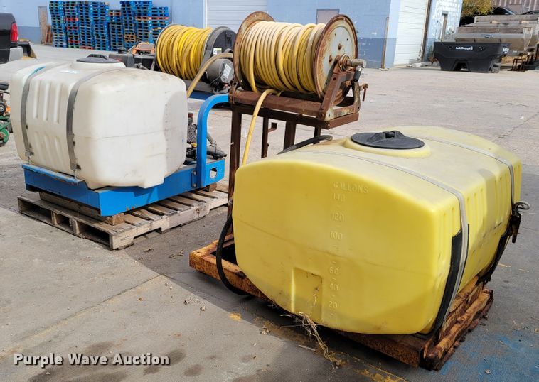 image for item JY9996 (2) sprayers