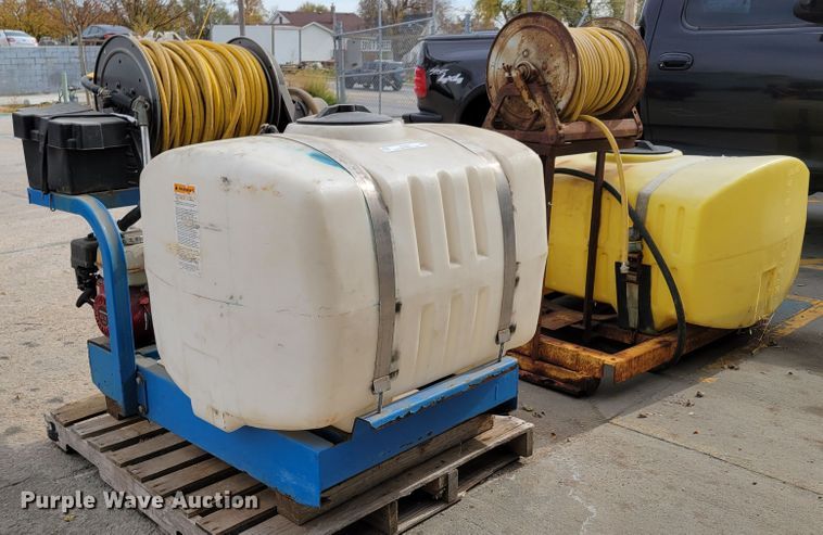 image for item JY9996 (2) sprayers