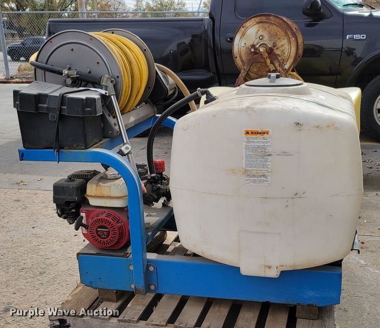 image for item JY9996 (2) sprayers