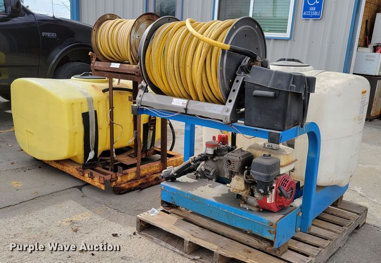 image for item JY9996 (2) sprayers