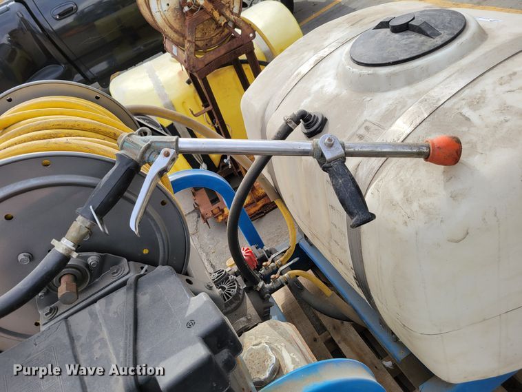 image for item JY9996 (2) sprayers