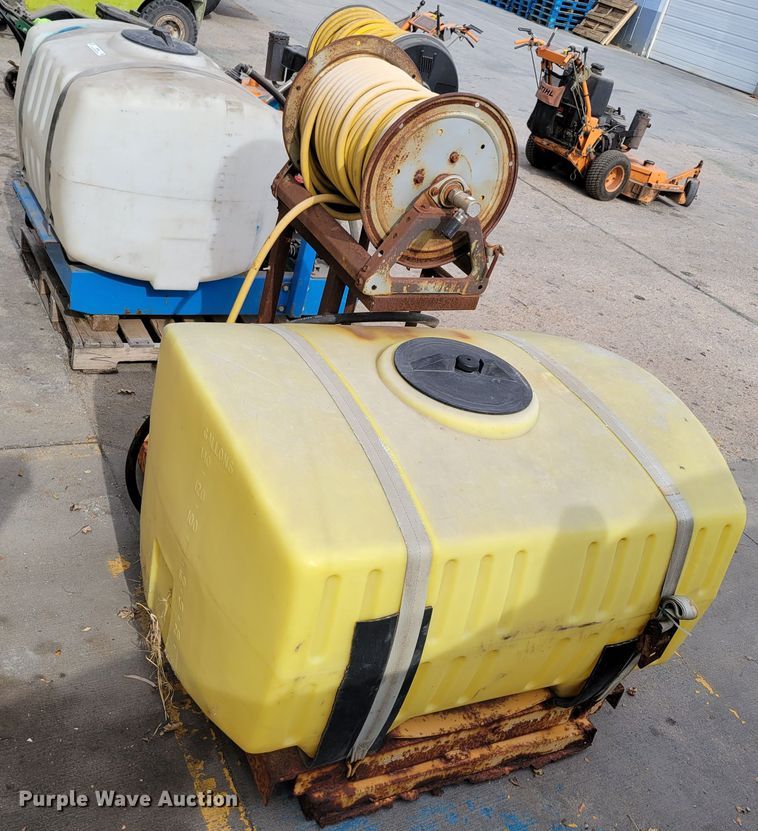 image for item JY9996 (2) sprayers