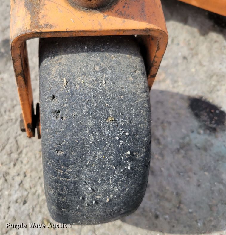 image for item JY9998 (2) Scag ZTR lawn mowers