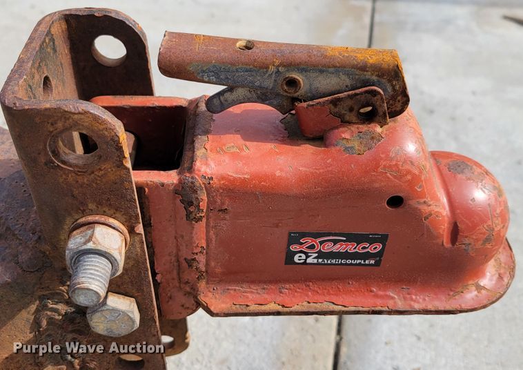 image for item JZ9001 2014 PJ U71  utility trailer