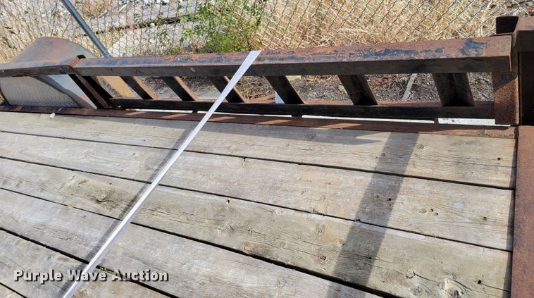 image for item JZ9001 2014 PJ U71  utility trailer