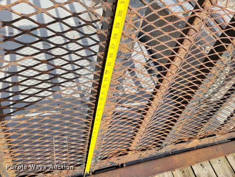 image for item JZ9001 2014 PJ U71  utility trailer