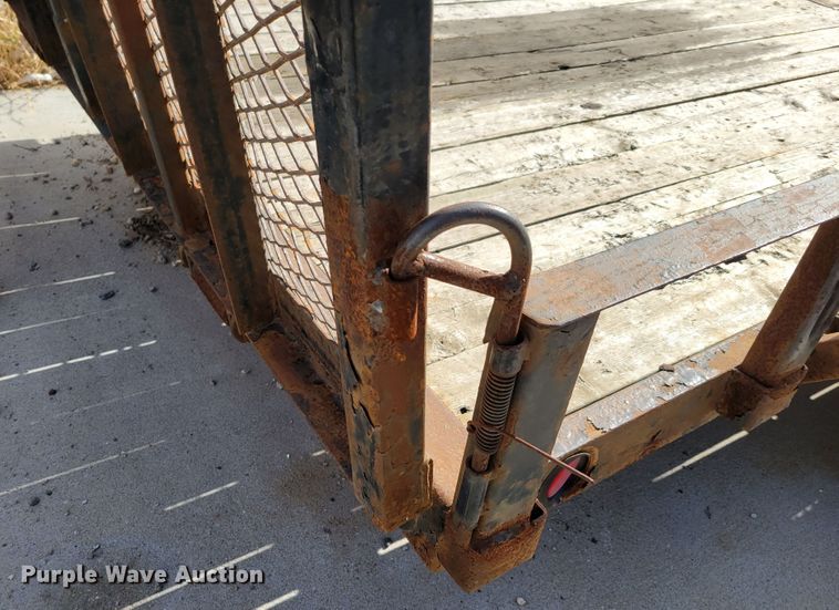 image for item JZ9001 2014 PJ U71  utility trailer