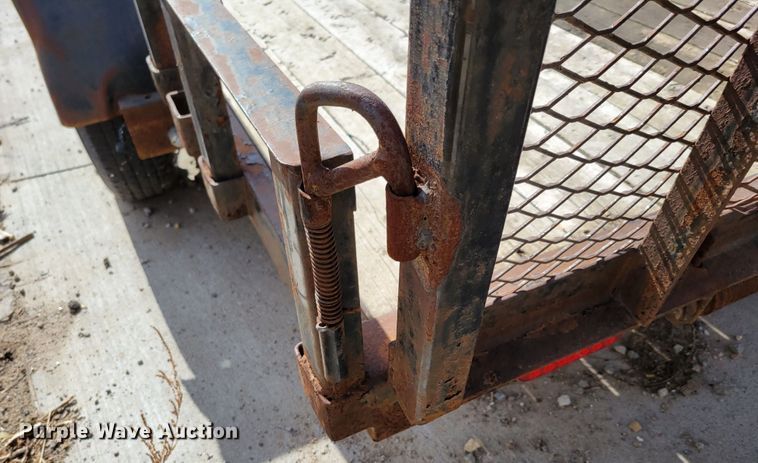 image for item JZ9001 2014 PJ U71  utility trailer