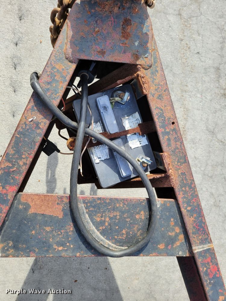 image for item JZ9002 2002 PJ 2600  equipment trailer