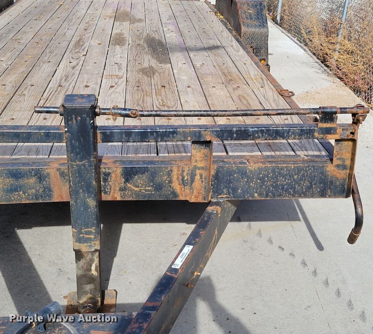 image for item JZ9002 2002 PJ 2600  equipment trailer