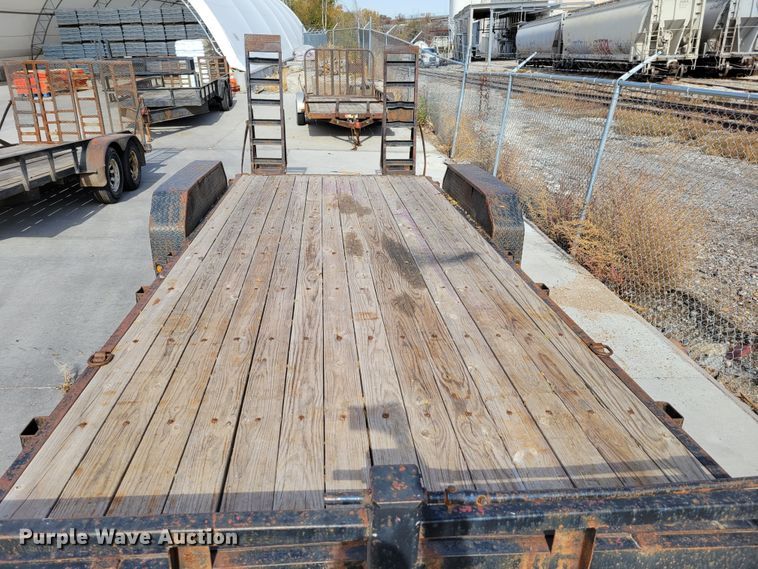 image for item JZ9002 2002 PJ 2600  equipment trailer