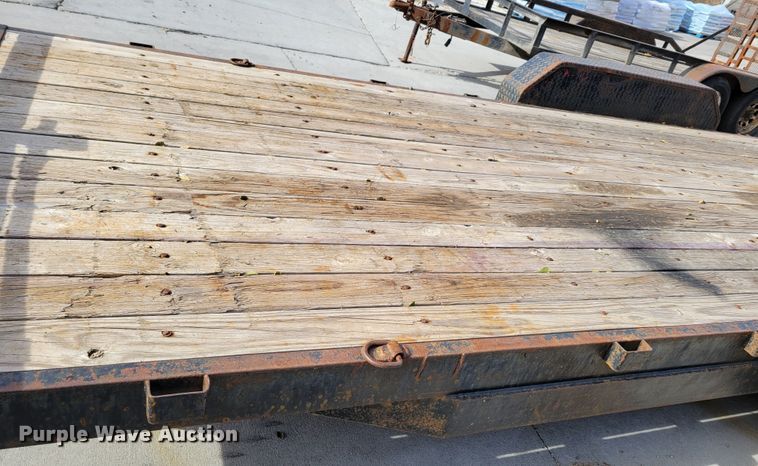 image for item JZ9002 2002 PJ 2600  equipment trailer