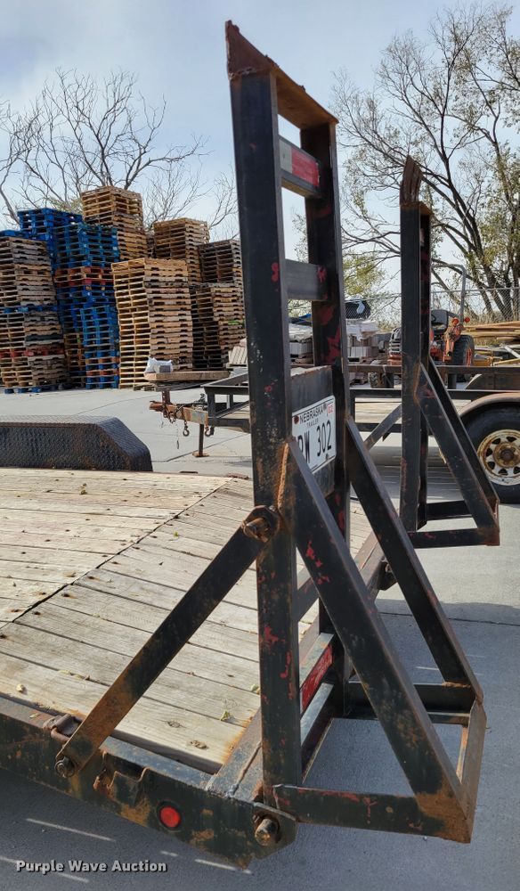 image for item JZ9002 2002 PJ 2600  equipment trailer