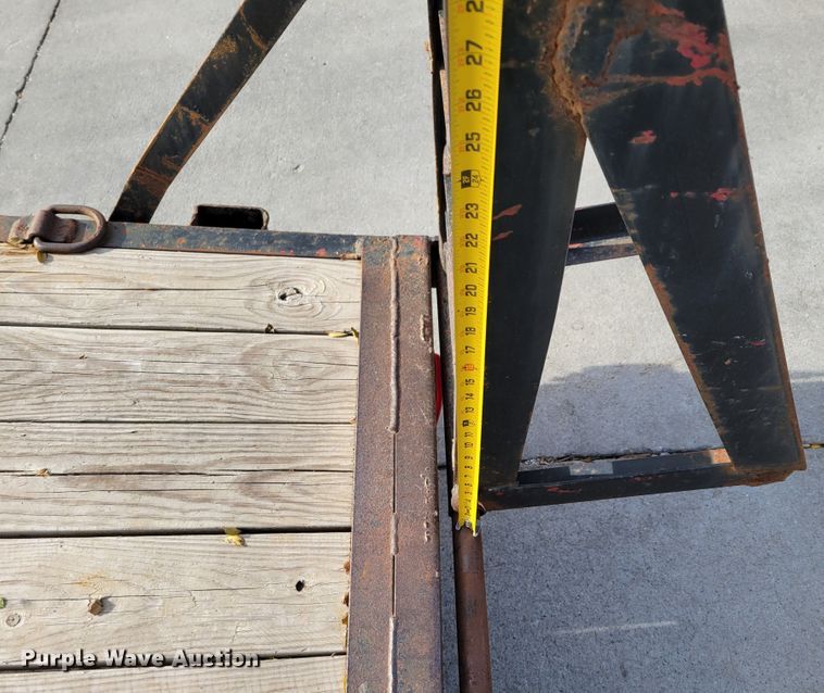 image for item JZ9002 2002 PJ 2600  equipment trailer