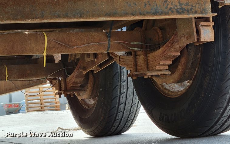 image for item JZ9002 2002 PJ 2600  equipment trailer