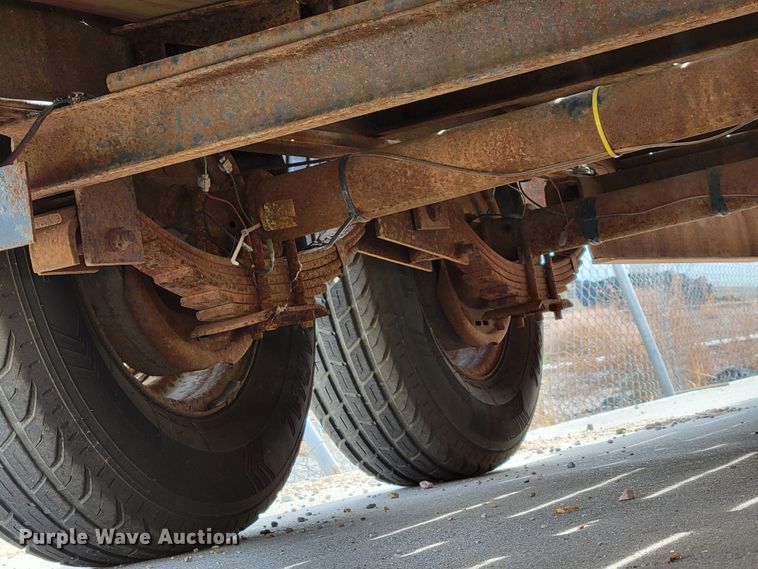 image for item JZ9002 2002 PJ 2600  equipment trailer