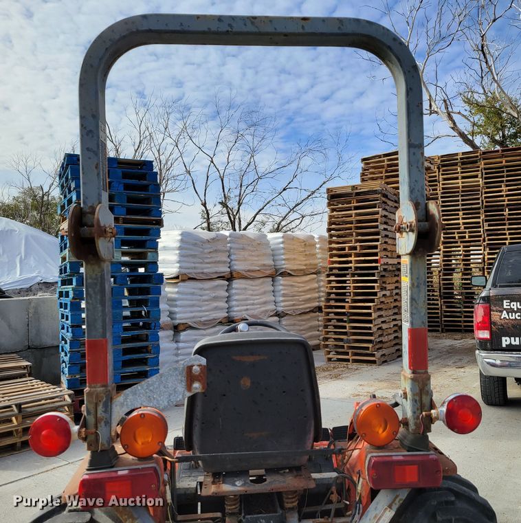 image for item JZ9003 Kubota B7800  MFWD tractor