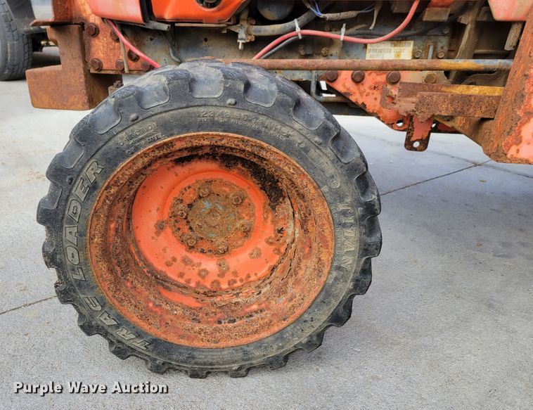 image for item JZ9003 Kubota B7800  MFWD tractor