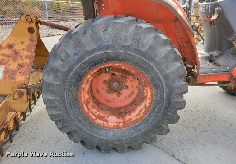 image for item JZ9003 Kubota B7800  MFWD tractor