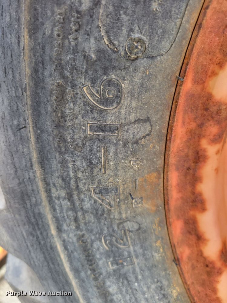 image for item JZ9003 Kubota B7800  MFWD tractor