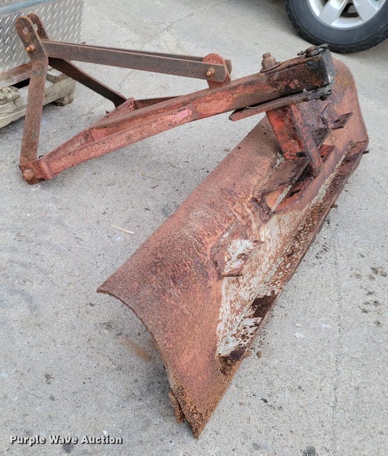 image for item JZ9003 Kubota B7800  MFWD tractor